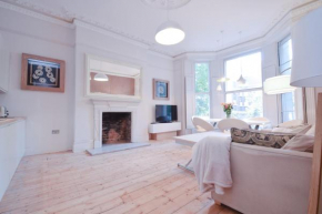 Stylish 2BR Designer Flat Holland Park